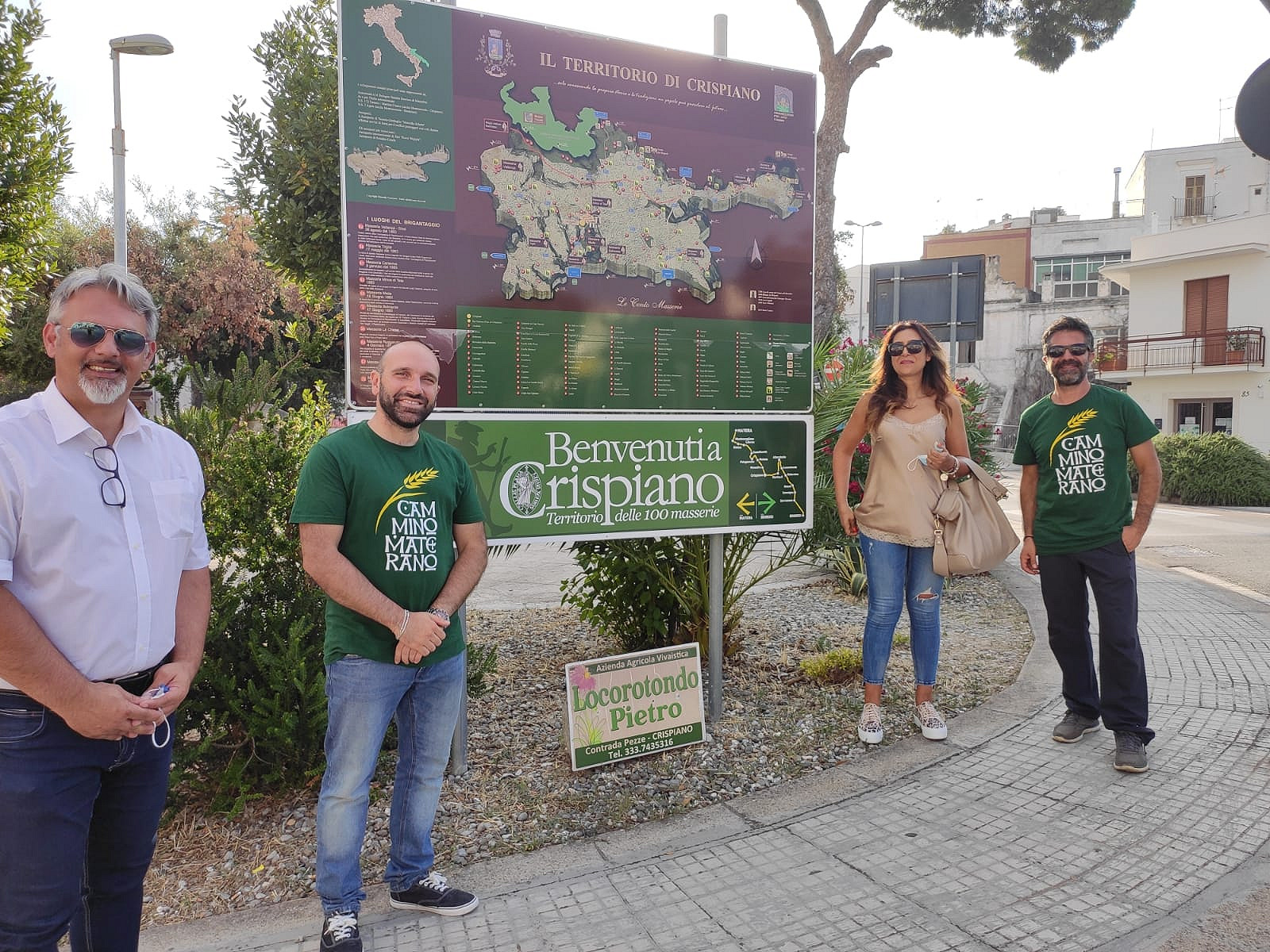 Via Ellenica: installato il primo cartello di benvenuto a Crispiano